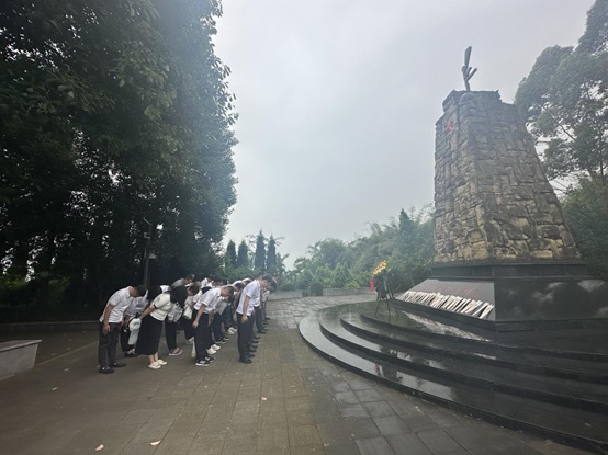 1686535688374703.jpg 2.jpg