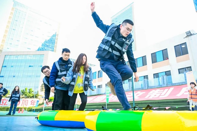 1735657290253579.jpg 44.jpg